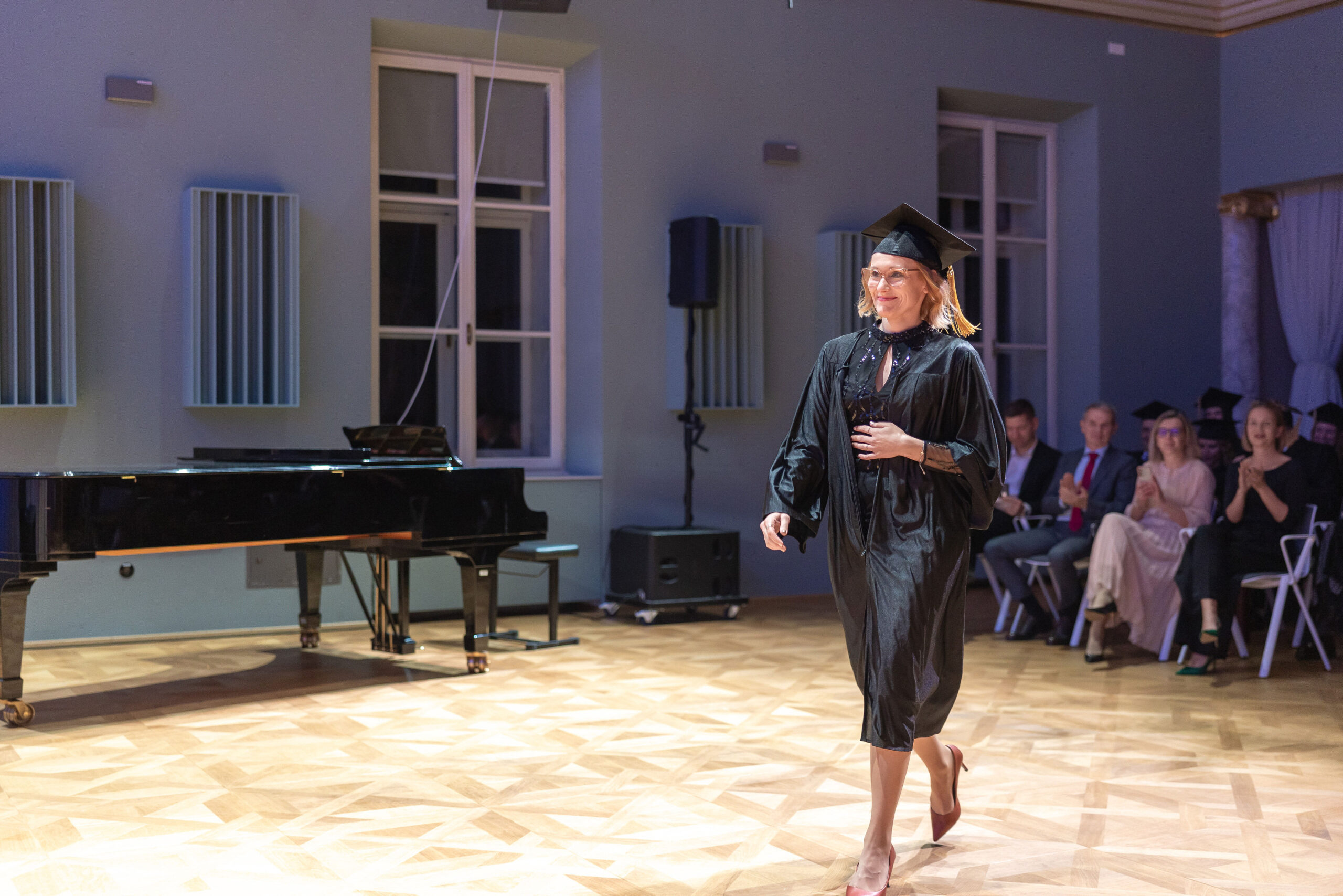 Katarina Primožič Ramoveš hodi